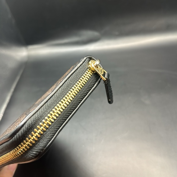 EUC- COACH Zip Around Long Wallet - Picture 10 of 12